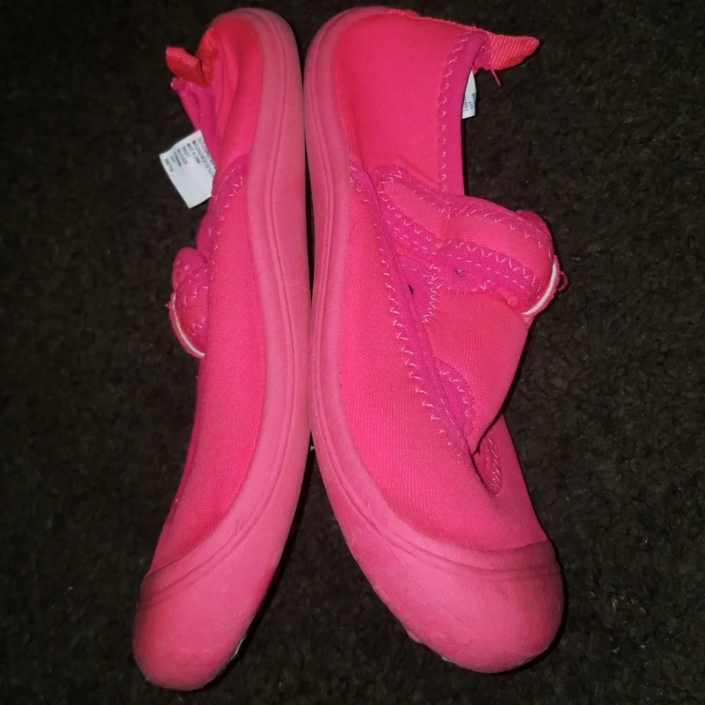 Cat & jack water shoes for girls